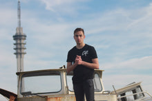 Afbeelding in Gallery-weergave laden, Castel Black Shirt (PRE-ORDER)
